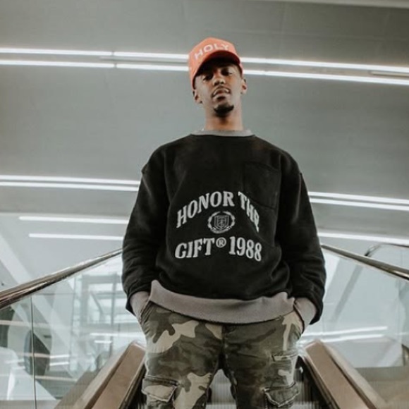 Honor the Gift Black/Gray Crewneck Sweatshirt Large - Picture 1 of 6